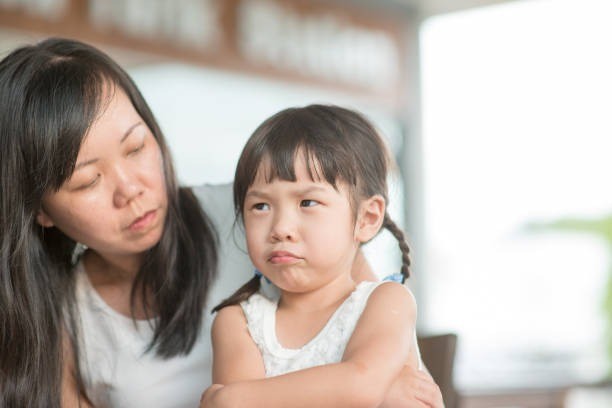anak menangis ibu marah, ibu cepat emosi saat anak menangis, respon stres pada ibu, kortisol dan tangisan bayi, cara tenangkan diri saat anak rewel, kesehatan mental ibu muda, manajemen emosi parenting, burnout ibu rumah tangga, tips menenangkan diri ibu,